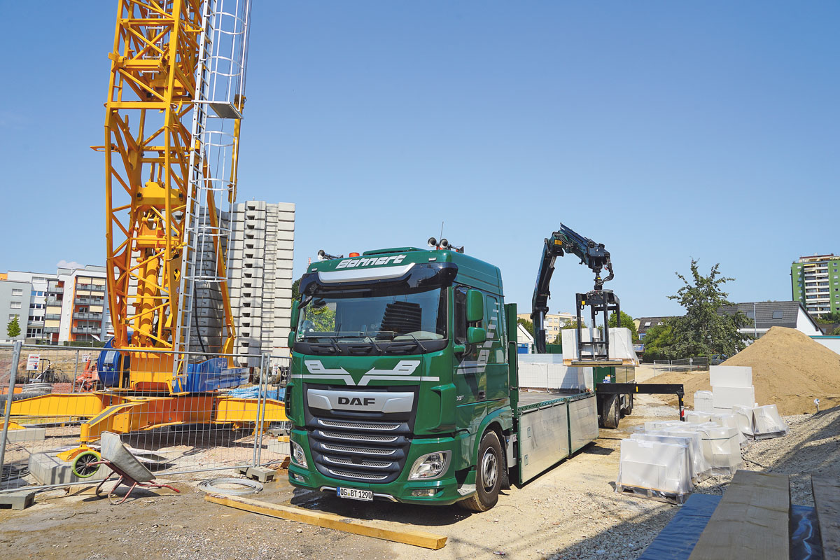 Der HMF 2120 ist ein r Kran mit dem besten Verhältnis von Hubkapazität zu Eigengewicht in seiner Klasse. (Foto: HMF Ladekrane & Hydraulik GmbH)