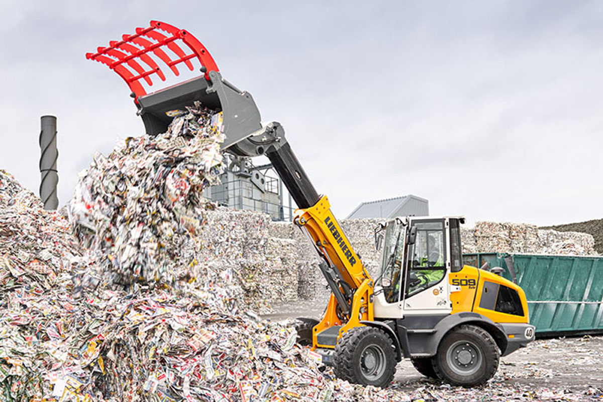 Der  L 509 vereint die Hubhöhe eines  Teleskopladers mit der Umschlagleistung eines n Radladers. (Foto: Liebherr)