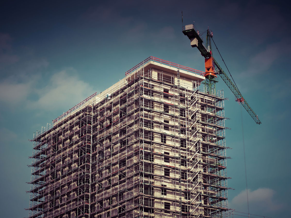 Baubetriebe sollten bei Übernahme eines Auftrags genau prüfen, ob auch die Vorarbeiten mängelfrei sind. (Foto: Pixabay)